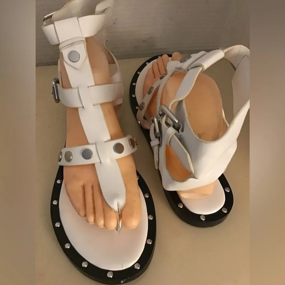 Kendall & Kylie women black, white flat sandals US 10 - Image 4