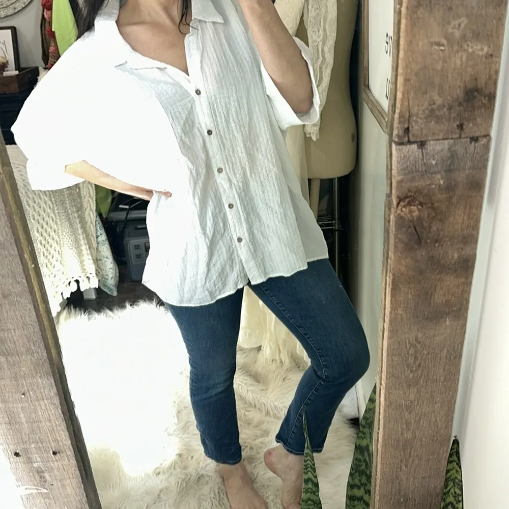 Umgee white high low button down oversized shirt size large - Image 3