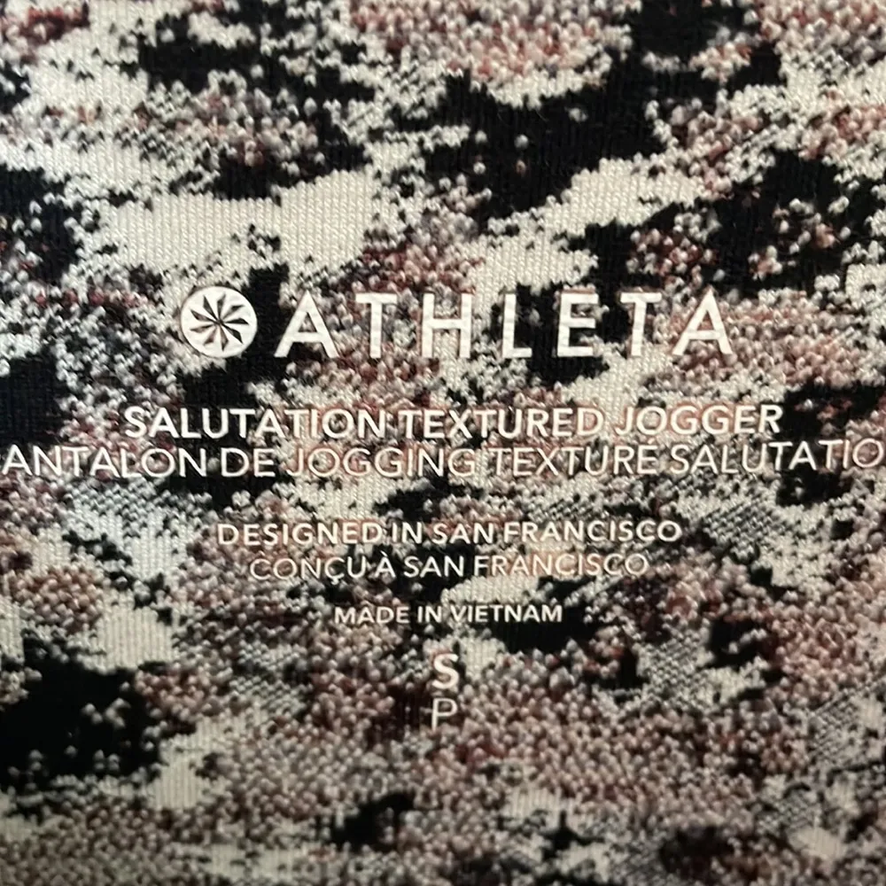 Athleta Salutation Textured Joggers Small - Image 5