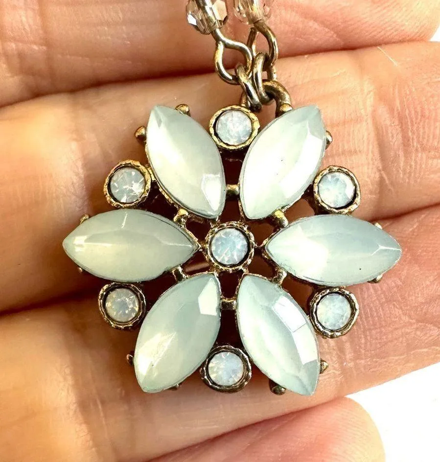 Lauren Conrad blue rhinestone flower pendant necklace - Image 10