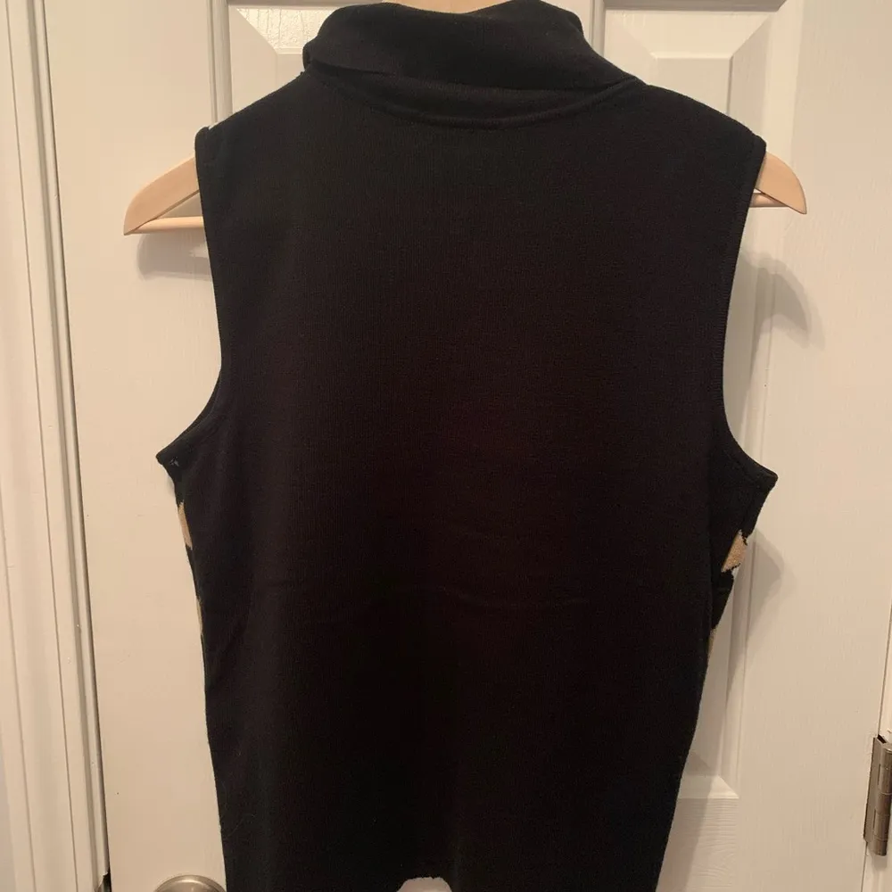 Erika  Vest Medium Size - Image 3