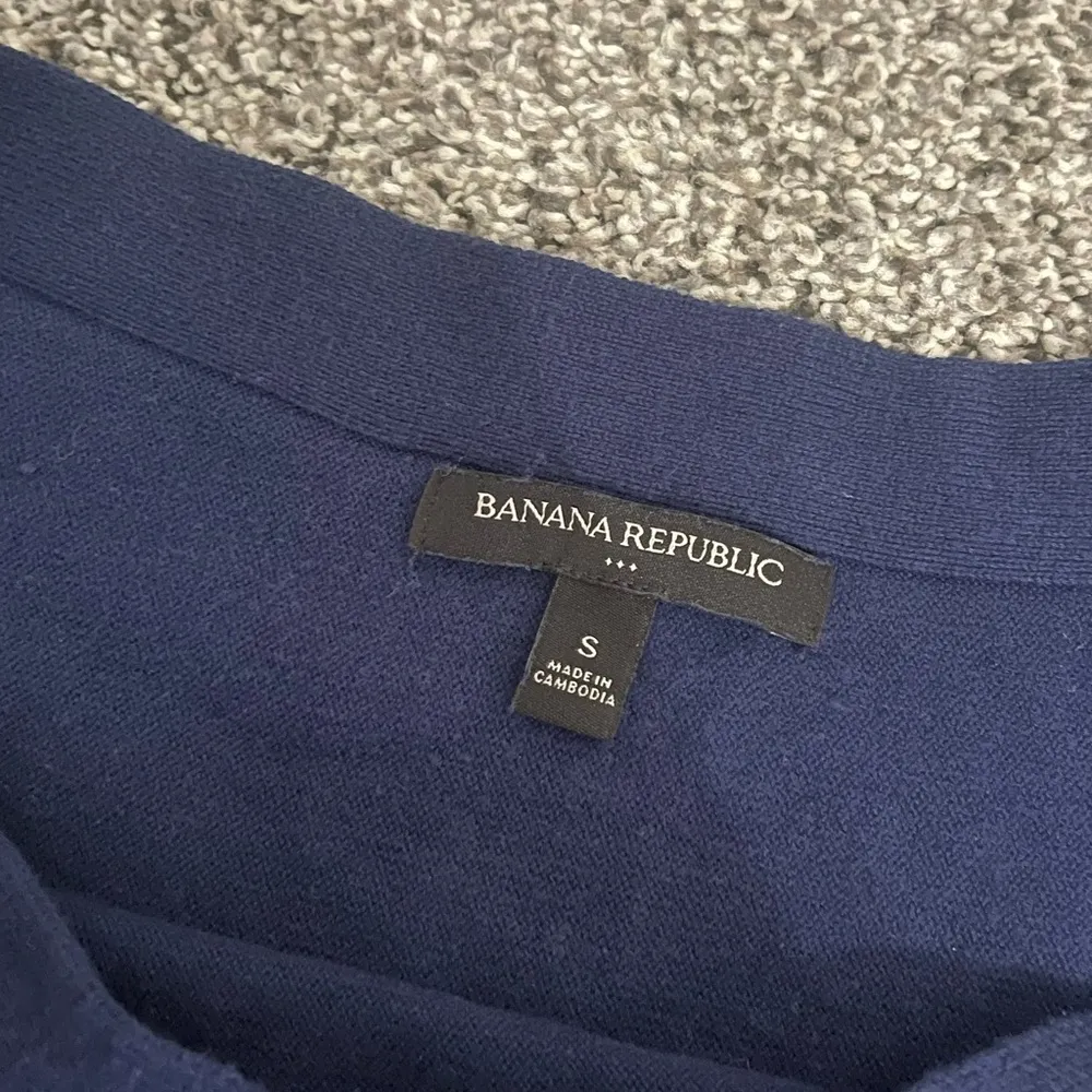 navy blue knee length short sleeved boatneck sweater dress S - Image 4