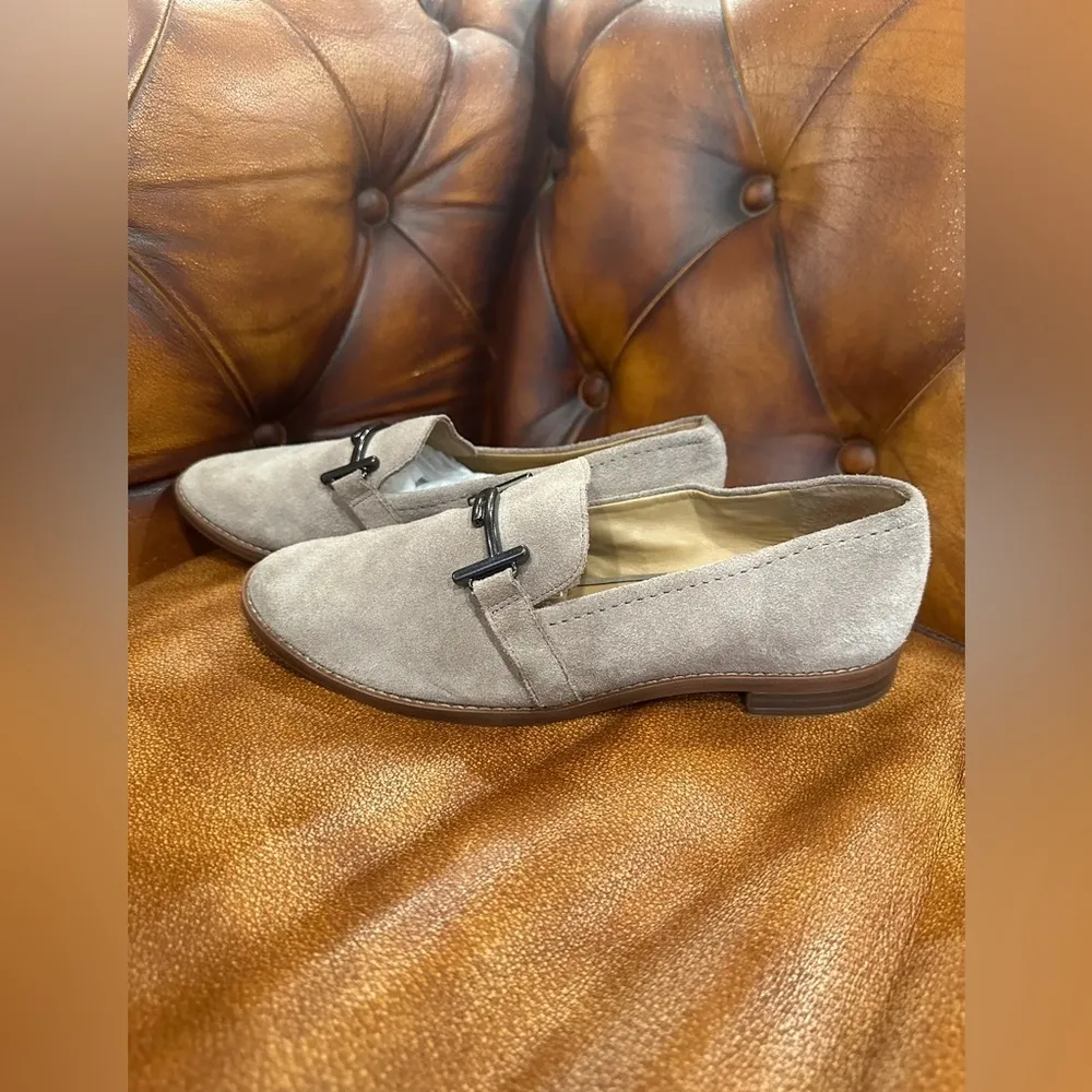 Franco Sarto Harlow Slip On Loafers Silver Buckle Tan Size 6.5M - Image 2