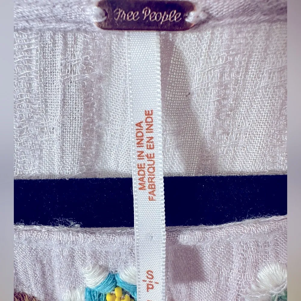 Free people up and away embroidered floral blouse size small - Image 12