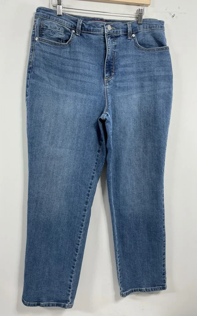 Womans Gloria Vanderbilt Amanda Blue Jeans 16 S Excellent Condition - Image 1