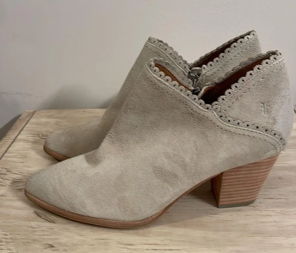 Frye Reed Scalloped Mid Heel Bootie NWOT - Image 6