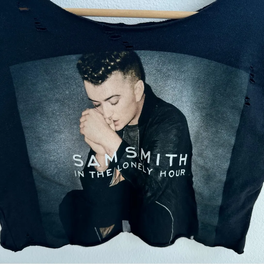 Sam Smith Black Off the Shoulder Cropped Tee Size M - Image 2