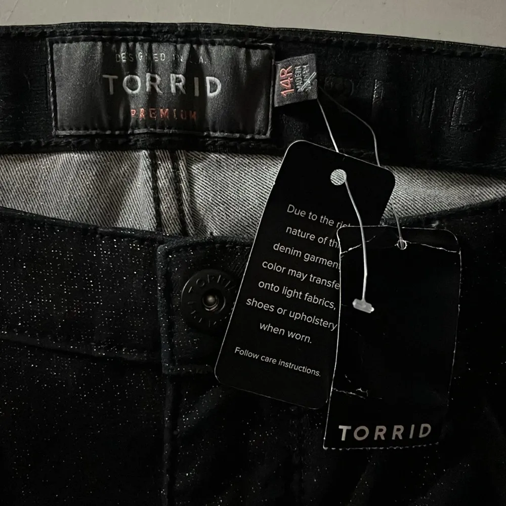 Torrid NWT Size 14R Black - Silver Sparkle Sky High Skinny Crop Jeans - Image 3