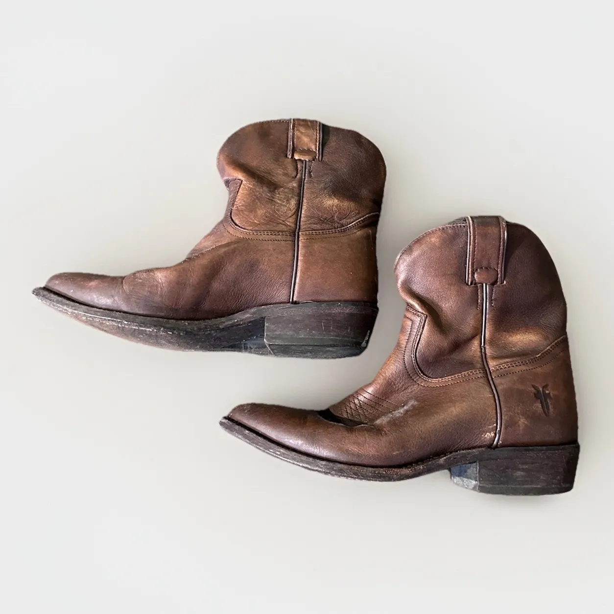 Frye - women's Billy short cowgirl western leather 77816  F973 Brown Color 7.5B - Image 3