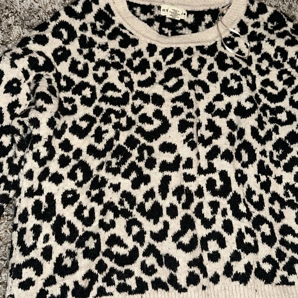 Yet Again Boutique Womens Spring Sweater - Image 2