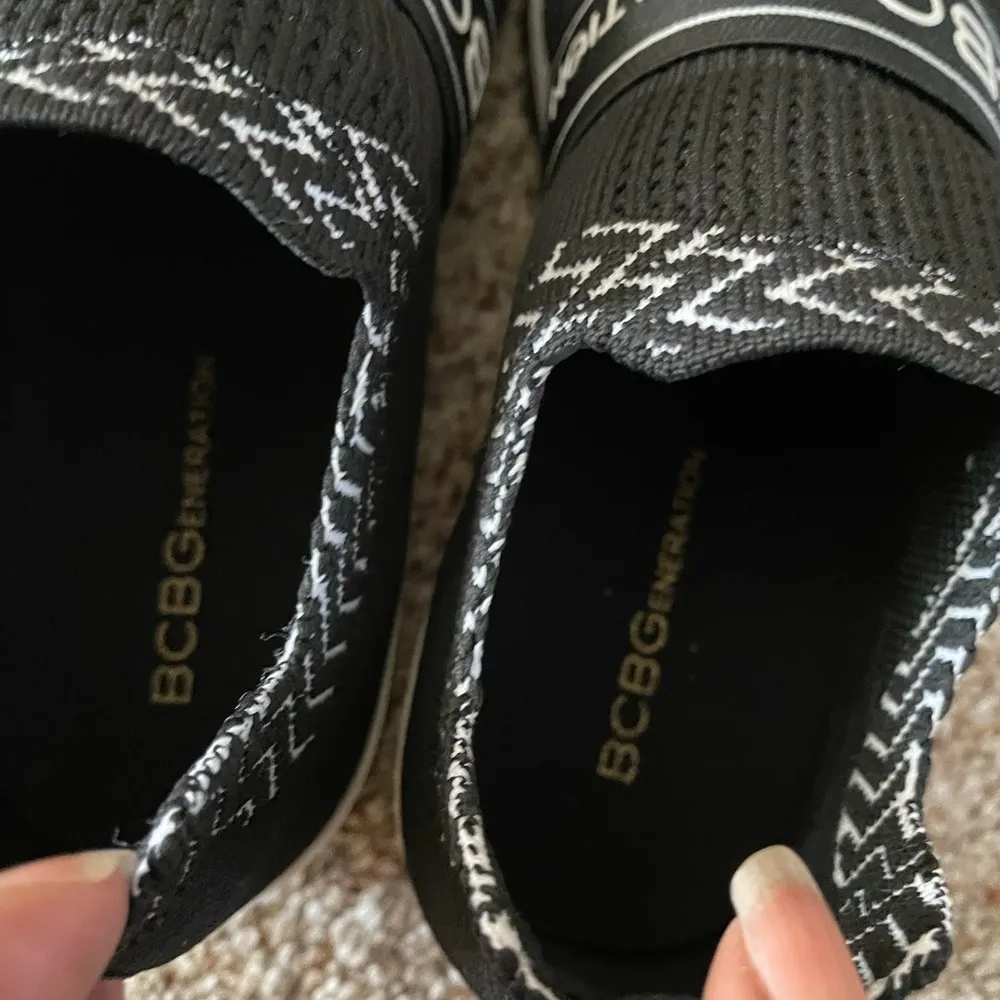 BCBGeneration Women's Lorena Slip On Black White Sneakers Shoes Size 7m - Image 7