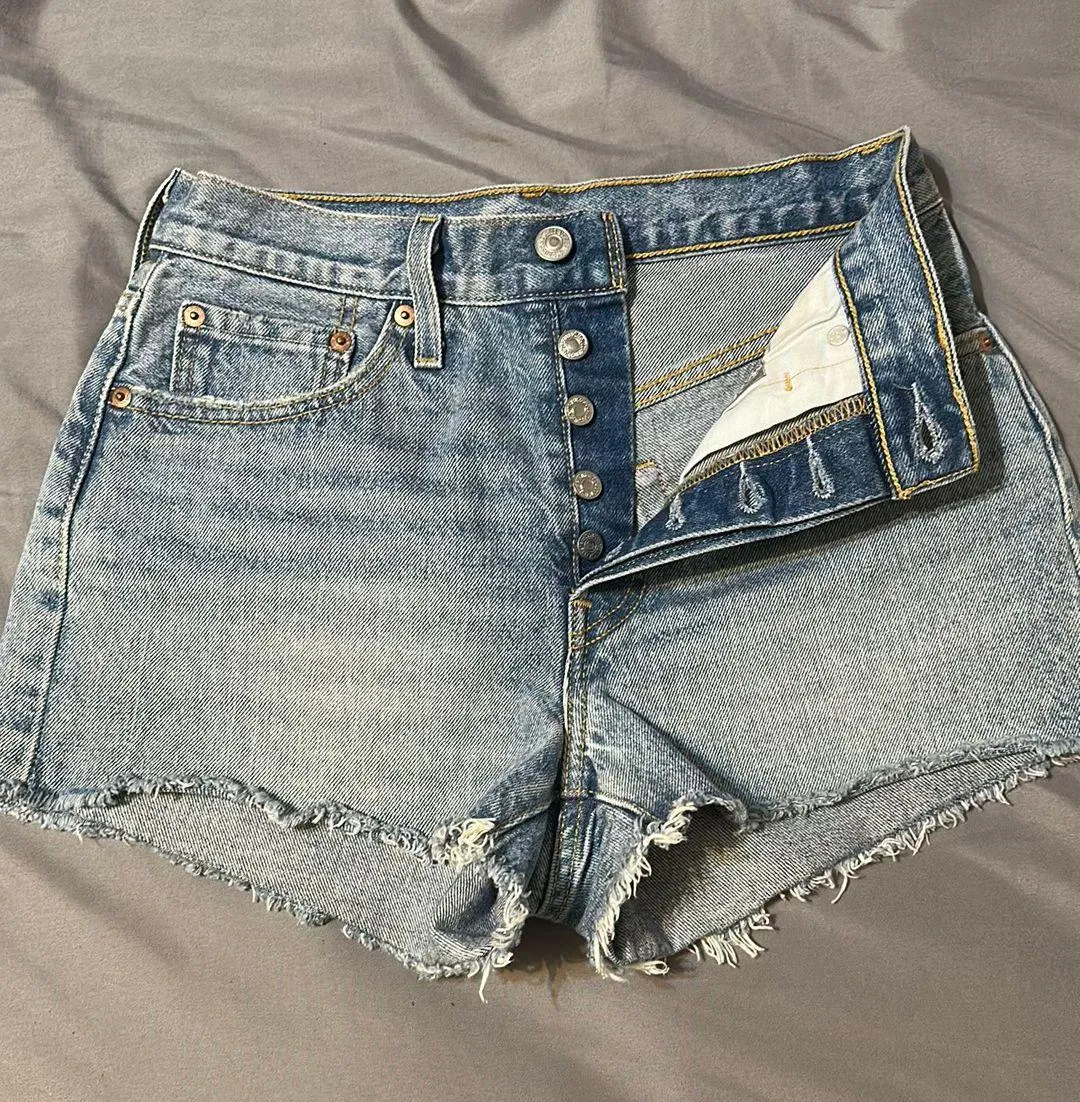 Levi’s 501 Shorts - Image 5