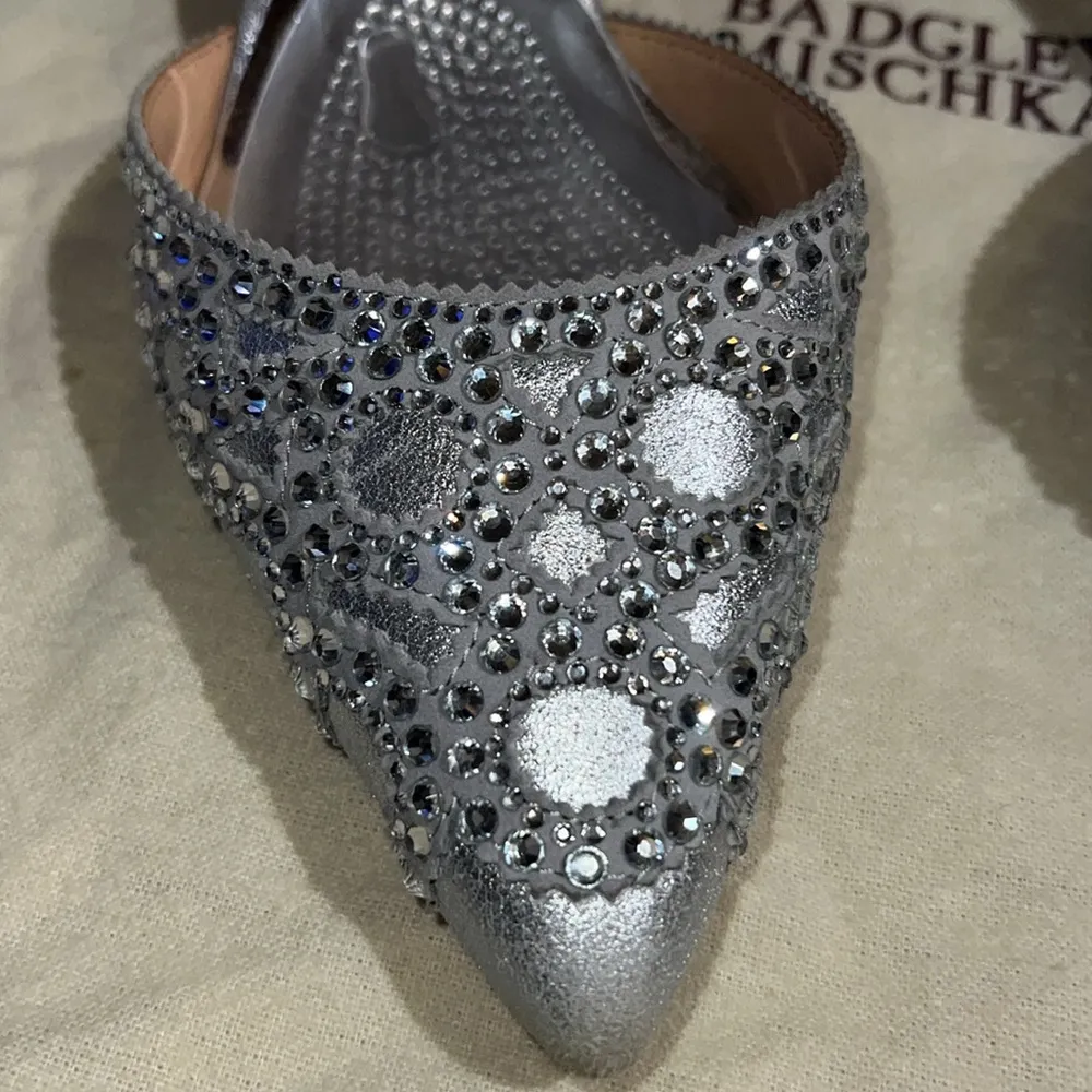 Badgley Mischka Silver Embellished Heels size 7
Wedding, quinceanera, party - Image 4