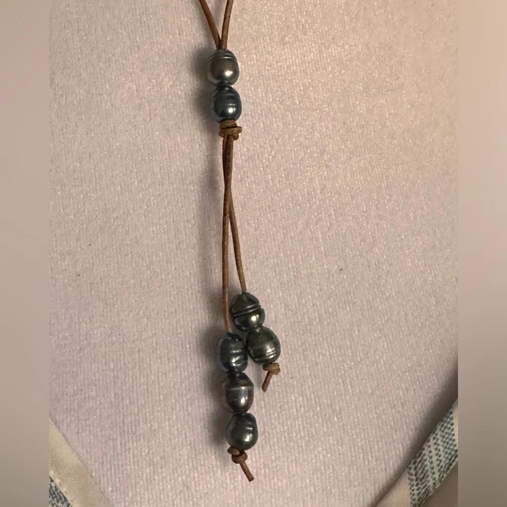 203A. Freshwater Baroque Pearls on Leather Knotted Drop Necklace Handmade Black - Image 4