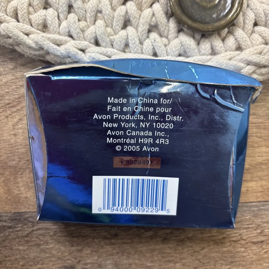 Avon Golden Disk Necklace with Wood & Mother Of Pearl Accents with Box 2005 - Image 5