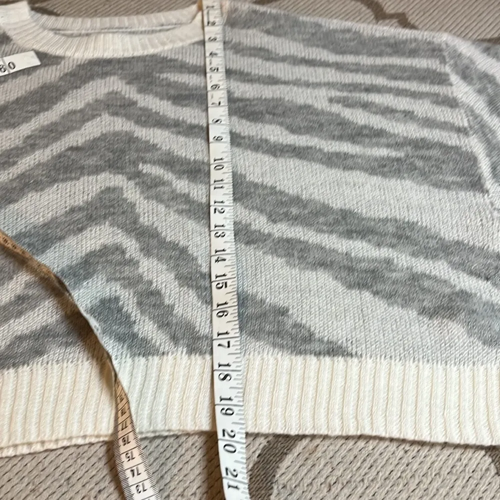 American Eagle Outfitters gray white cheetah print wool blend sweater - Image 6