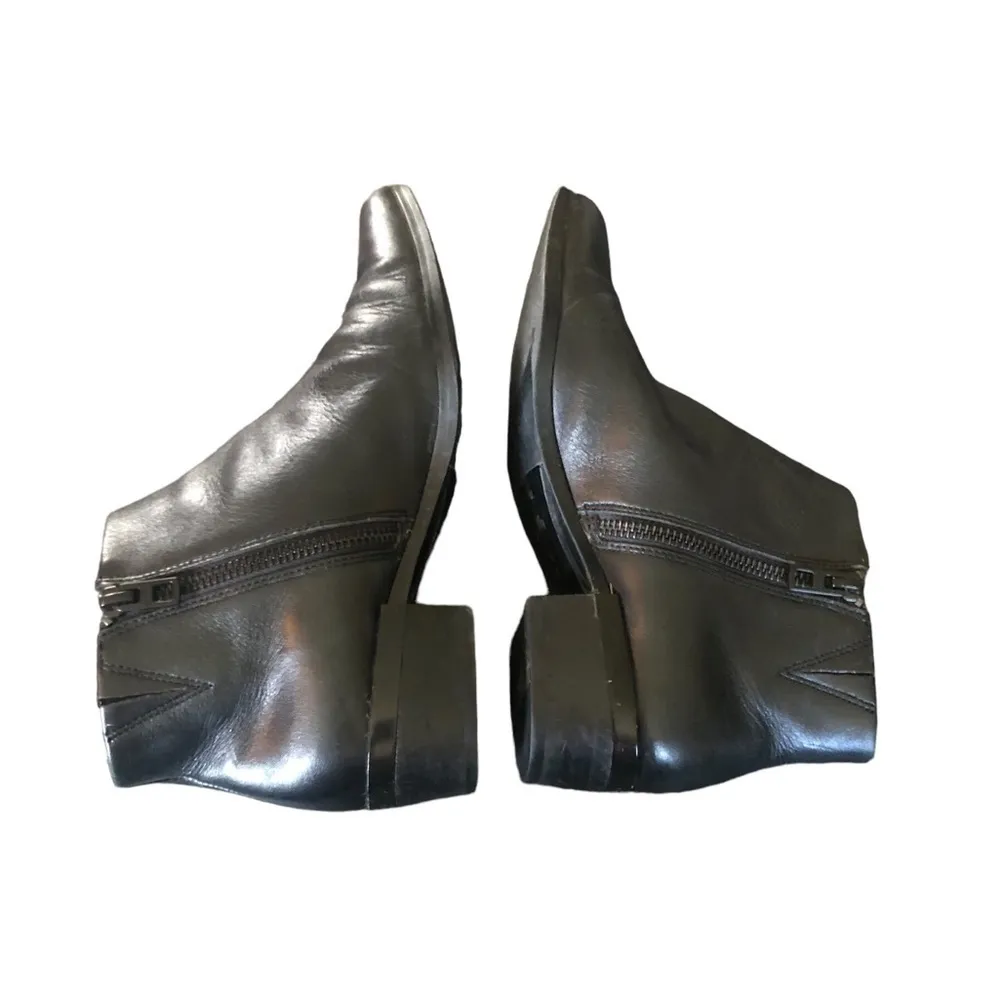 Coach Montana Butter Soft Leather Black Booties Sz.6B Fall Boots Pointy Toe - Image 3