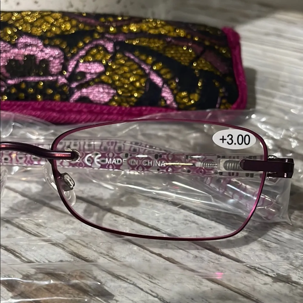 Elegant Pink and Gold Reading Glasses with Case - Image 2