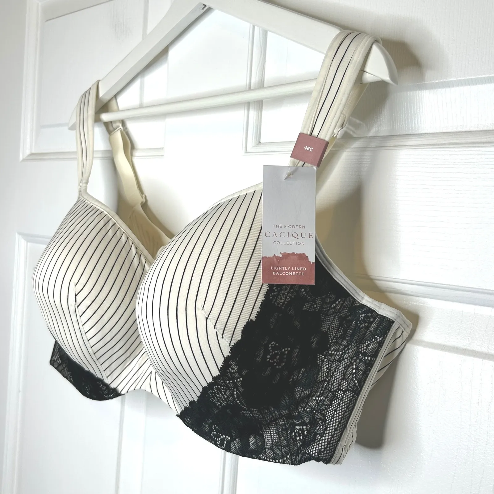 Cacique NWT Modern Lightly Lined Balconette Bra Size 46C Stripe Black Lace - Image 2