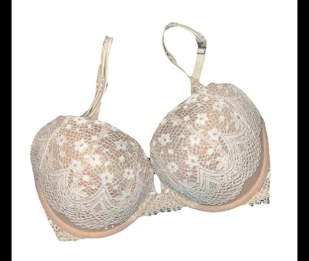 Victoria's Secret  Gorgeous Cream Lace crochet Very Sexy Pushup Bra 32DD - Image 2