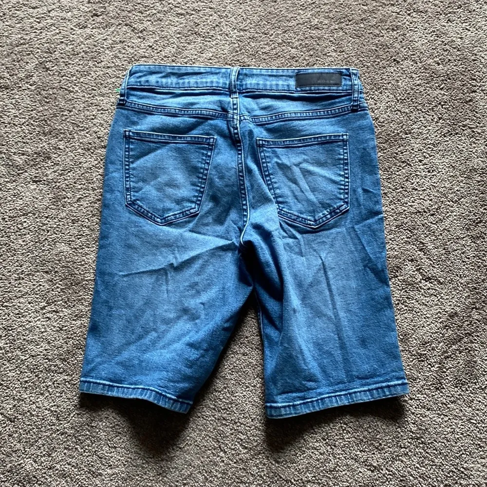 Calvin Klein Jean's City Short Shorts SIZE 4 - Image 4