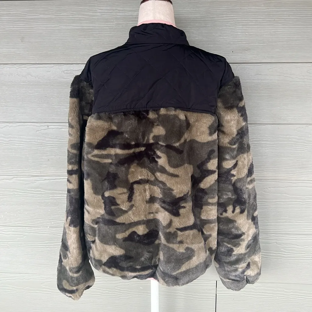 Rails  “Wesley” Camo Print Jacket - Image 9