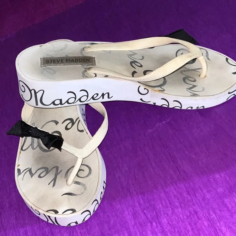 Steve Madden flip flop wedges - Image 2