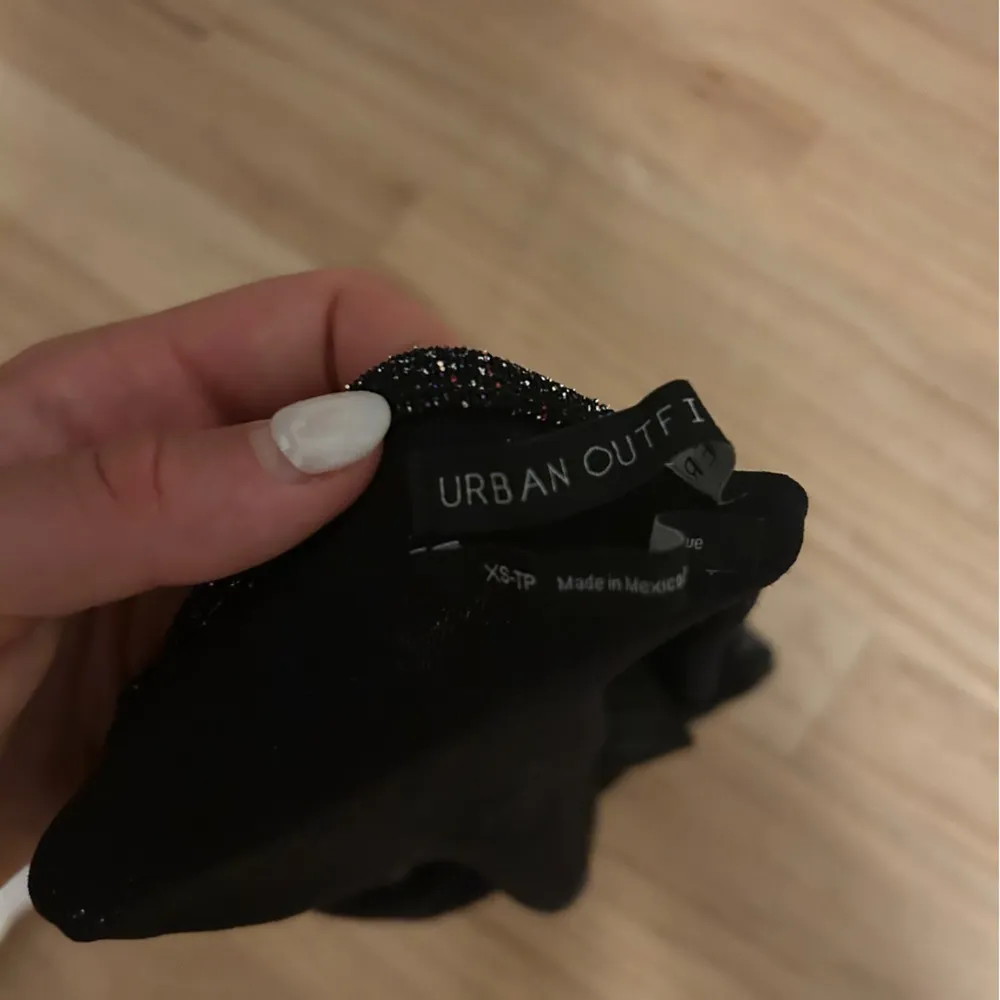 urban outfitters sparkle tank top - Image 3