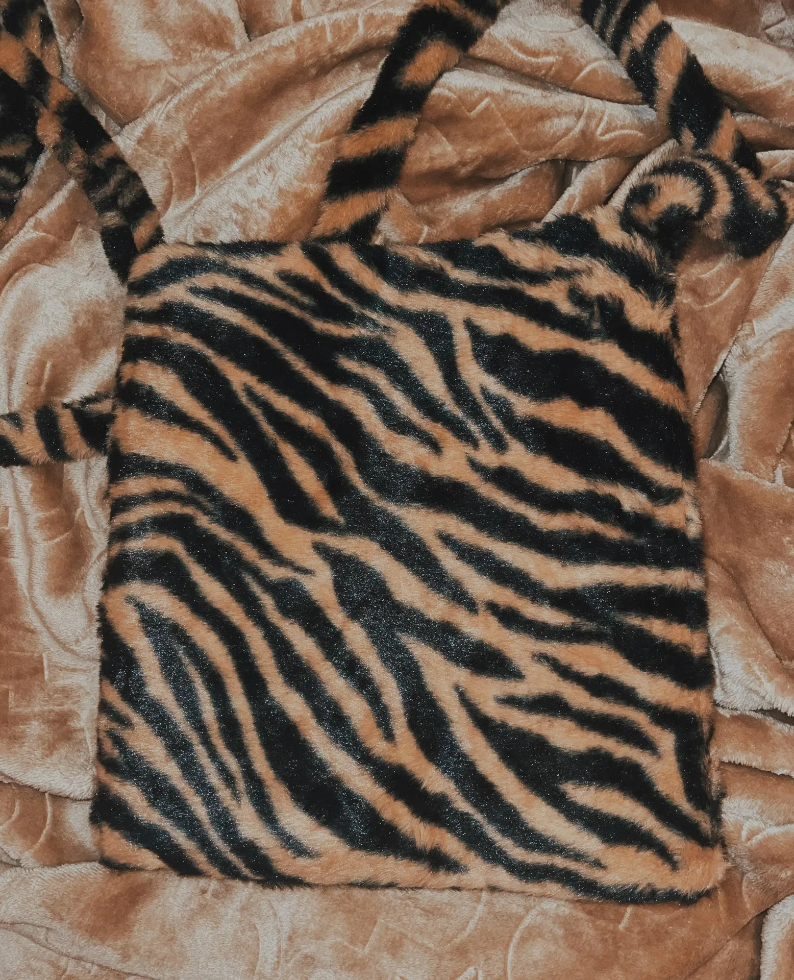 Fuzzy Tote Purse Brown - Image 4