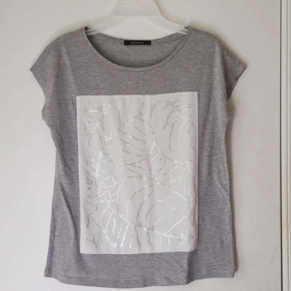 Reserved Womens Gray & White Sequined T-Shirt•S - Image 6
