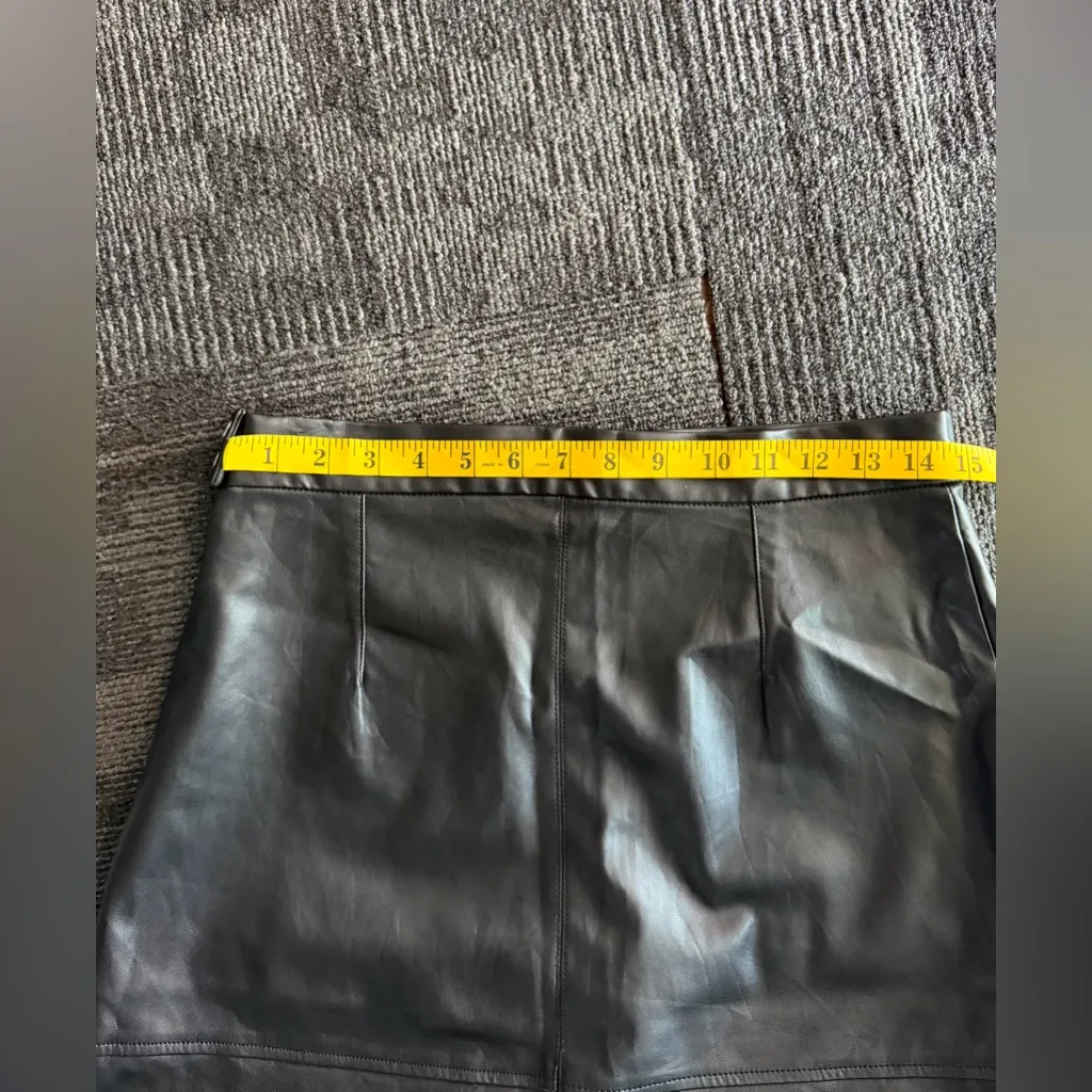 H&M Black 🖤  Size 10 Faux Leather Midi Skirt Women’s 🖤Back Zip & Snap Closure - Image 10