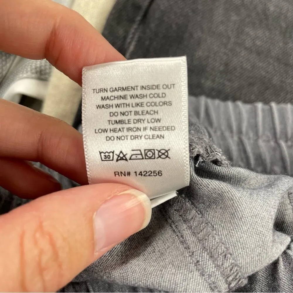 Figs Technical Collection Grey Cargo Style Scrubs Pants Womens M Nursing Pull On - Image 11