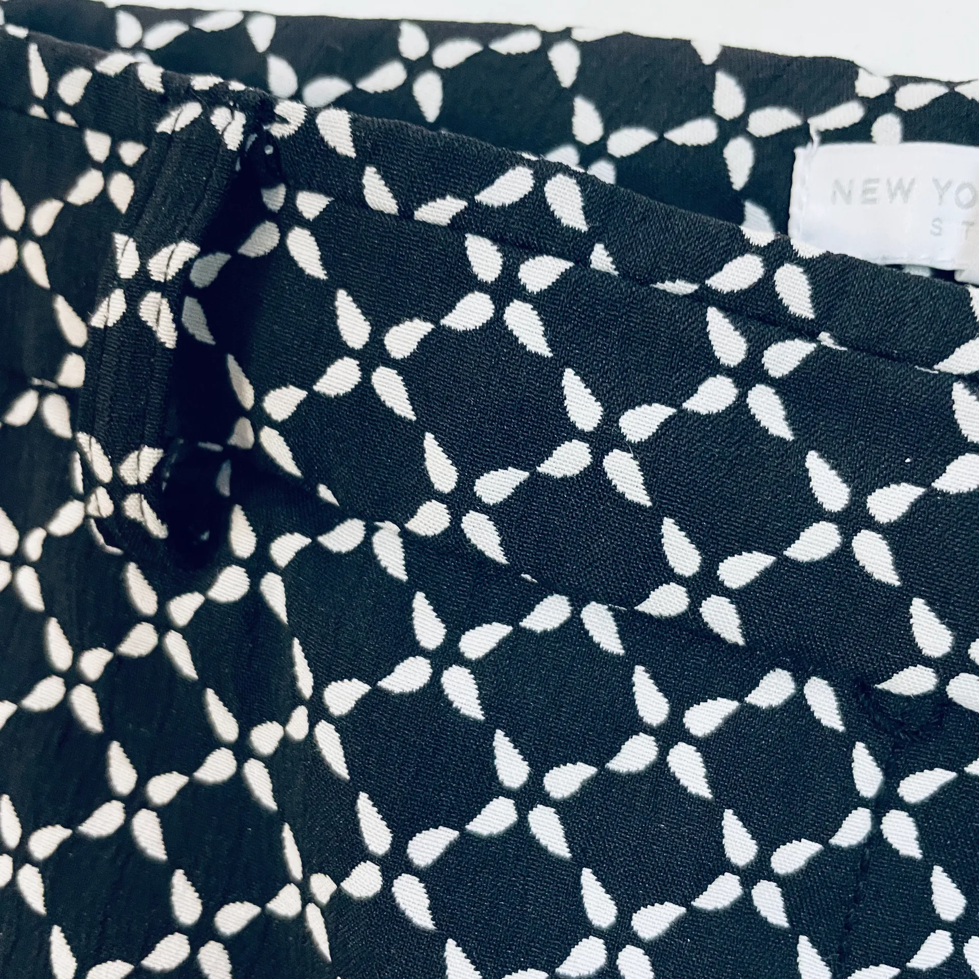 New York COMPANI  Pants Size 4 - Image 8