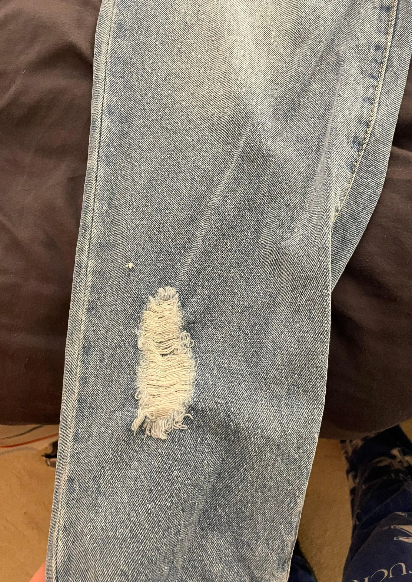 Ripped Jeans - Image 2