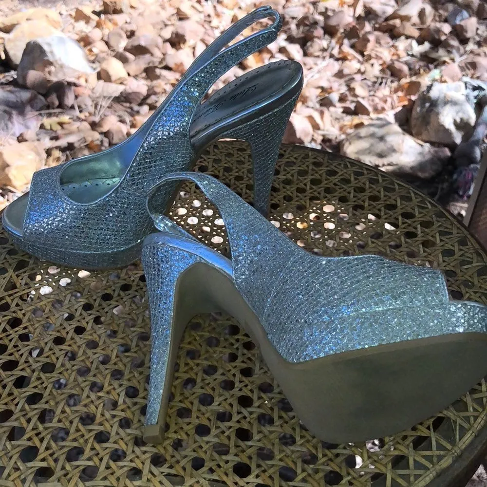 LuLu Townsend Silver Metallic Slingback Heels‎ - Image 2