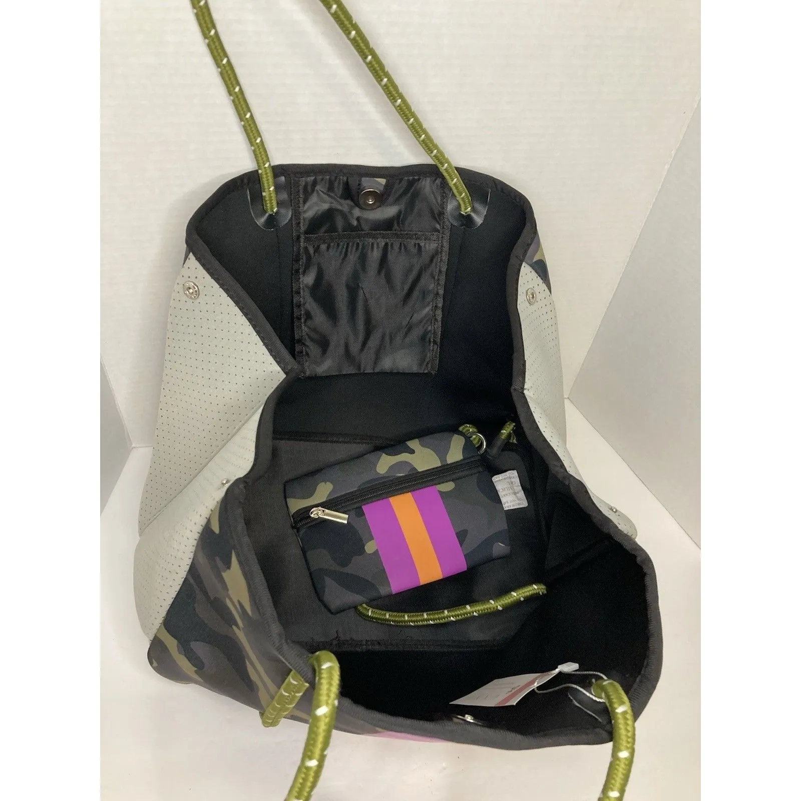 Camo Tote Neoprene Pink Orange Gym Bag Carryon Travel Overnight Satchel Green - Image 10