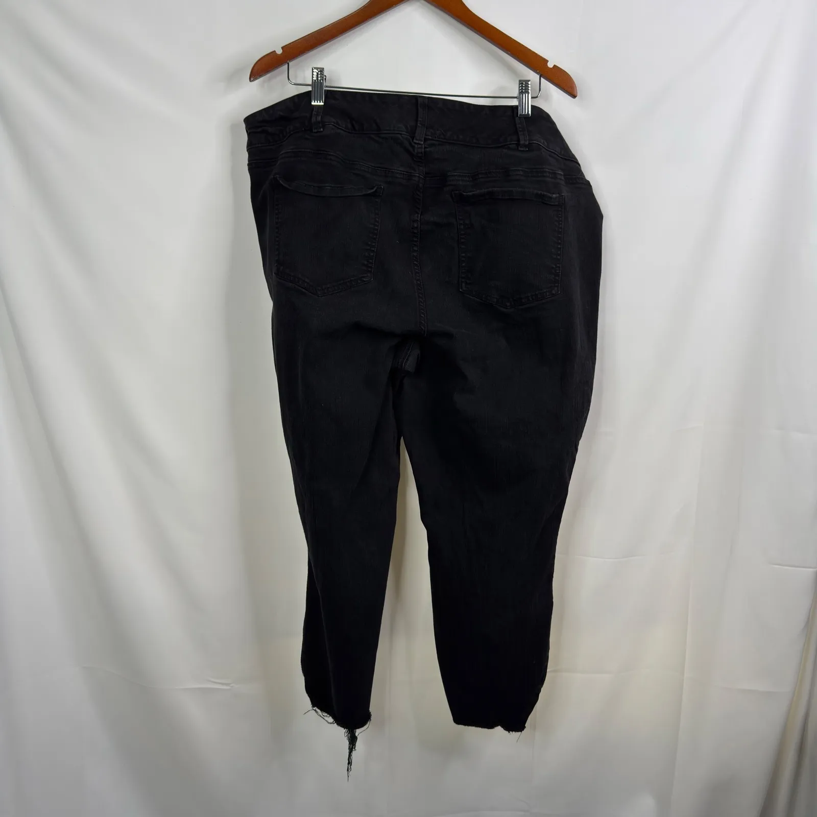 Torrid Stiletto Premium Black Denim Distressed Zip Ankle Jeggings Plus Size 26 - Image 6