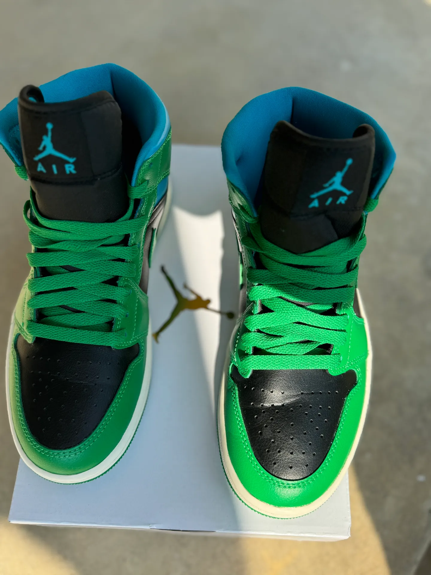 Air Jodan Mid 1 Women’s  - Image 3