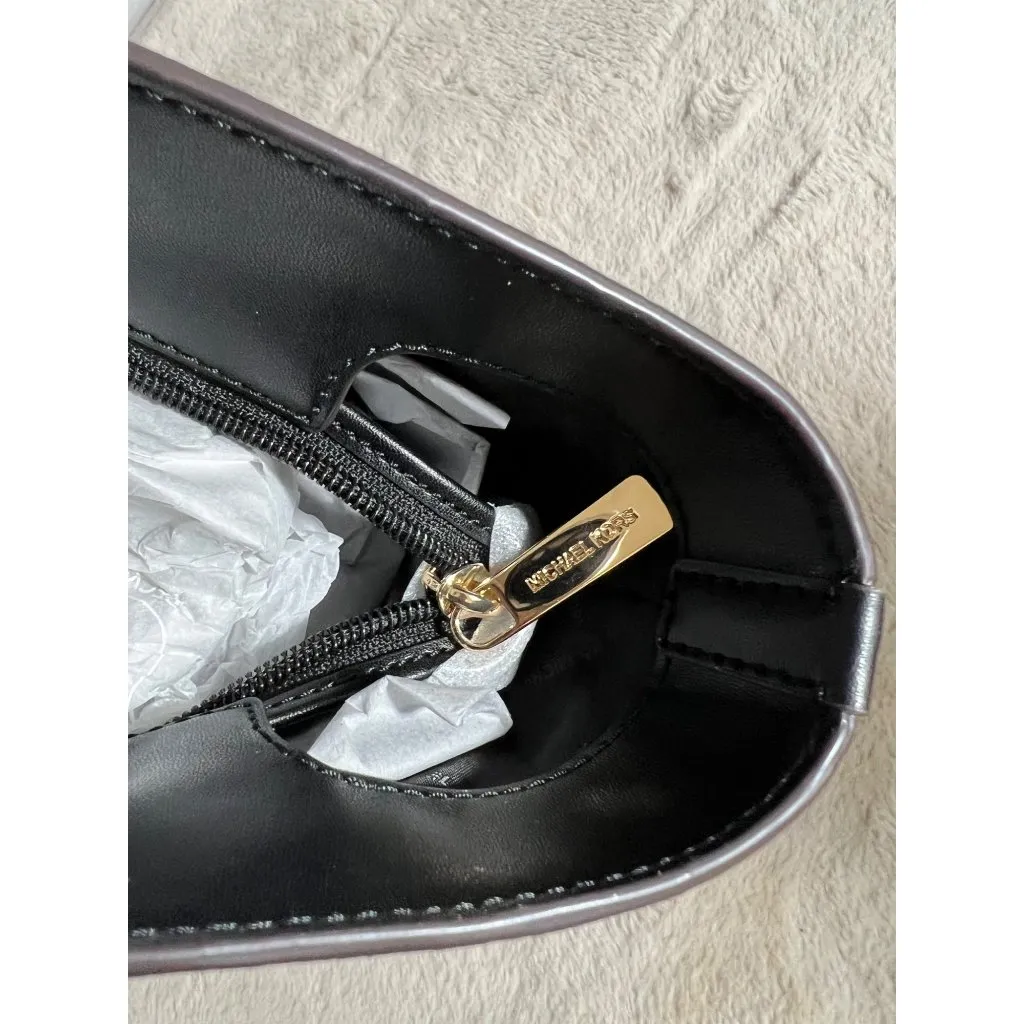 Michael Kors Jet Set Travel Large Tote Bag In Beige & Black Canvas - Image 5