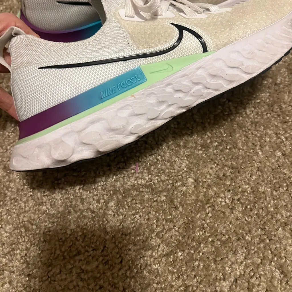 Nike woman’s React infinity run flyknit white ombre 8.5 CD4372-102 - Image 8