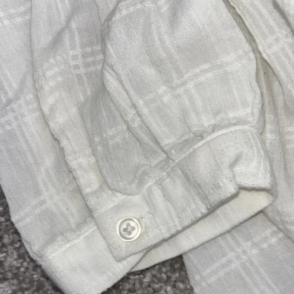 Old Navy Women's white‎ V-Neck Blouse size medium the tunic shirt - Image 4