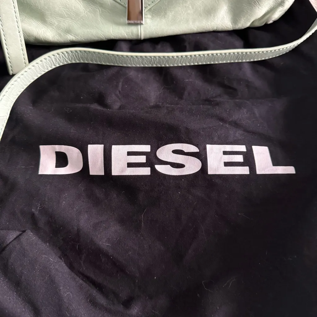 Diesel Green Leather Envelope Crossbody Bag - Image 4