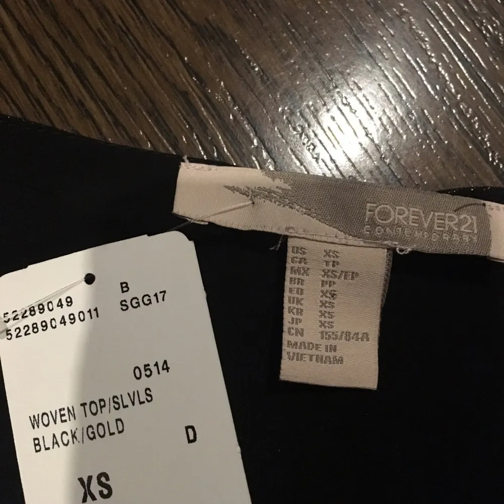 🎁 forever 21 Tiered Metallic Chiffon Top - Image 5