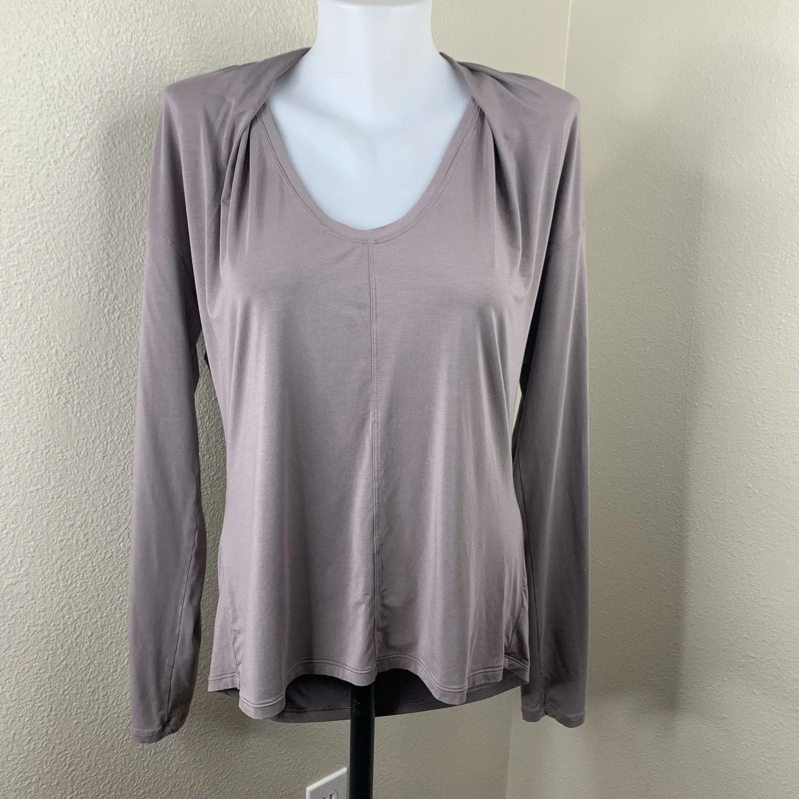 Lululemon Deep Stretch Long Sleeve Dark Lunar Rock? Women’s Sz M? Gray-ish - Image 2