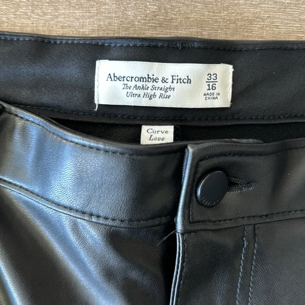 Abercrombie & Fitch The Ankle Straight Ultra High Rise Curve Love Pants Size: 33 - Image 2