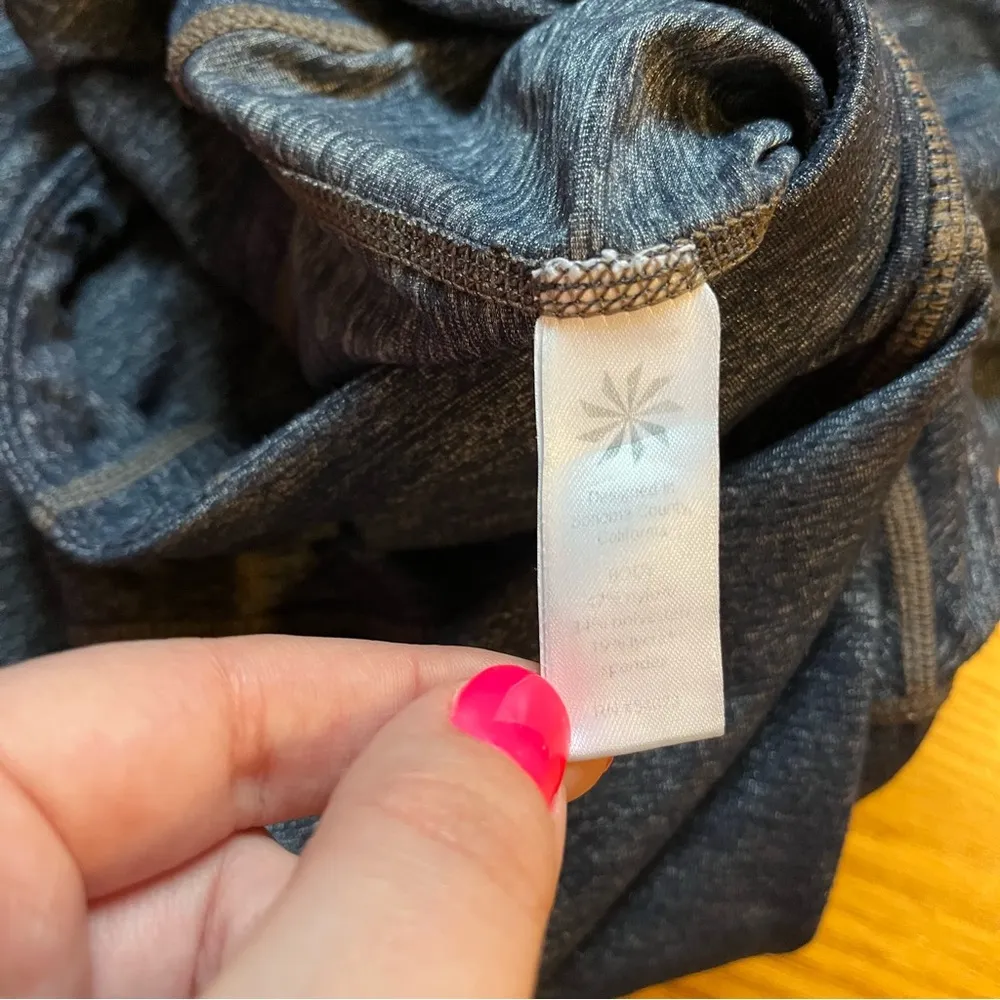 Athleta Women's Quest Chaturanga Leggings in navy blue heathered size small - Image 7