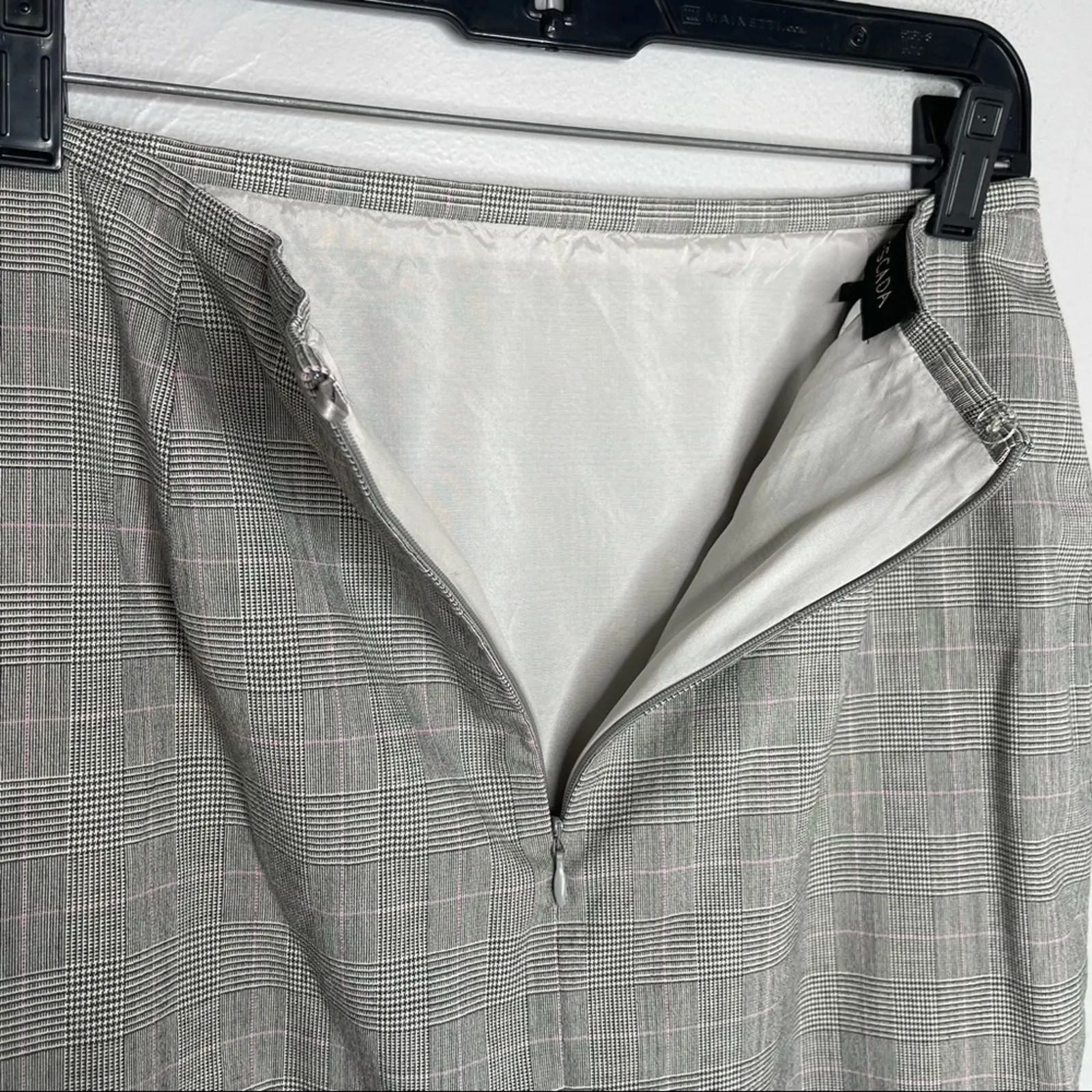 ESCADA Wool Silk Pencil Skirt Womens 6 Herringbone Plaid Old Money Quiet Luxury Black - Image 4