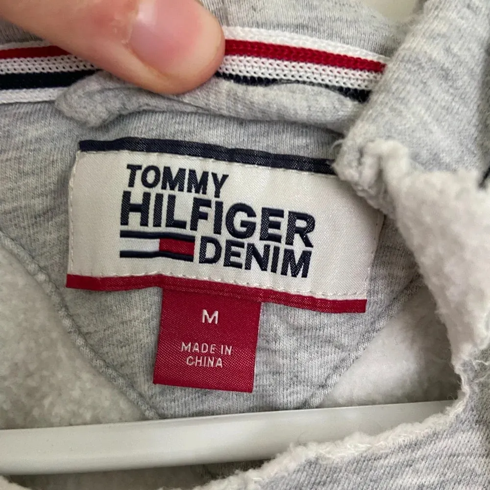 EUC |‎ Tommy Hilfiger women’s ripped design pullover hoodie — medium - Image 4