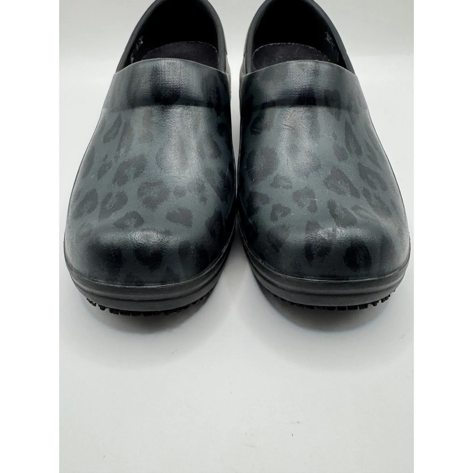 Crocs Shoes Women 5 Black Gray Leopard Neria Pro II LiteRide Work Clogs Non Slip - Image 5