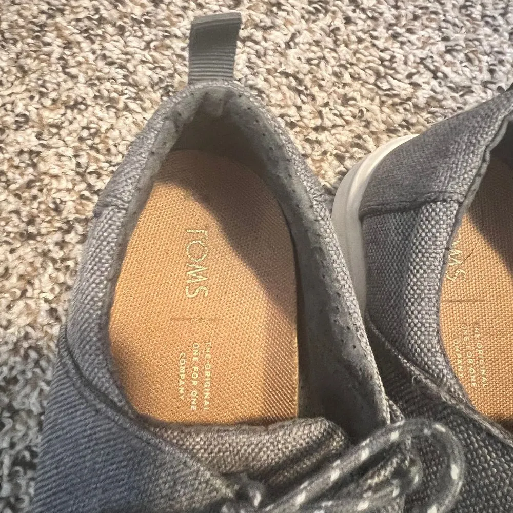 TOMS Gray Canvas Casual Lace-Up Sneakers Comfort‎ Walking Shoes - Image 2